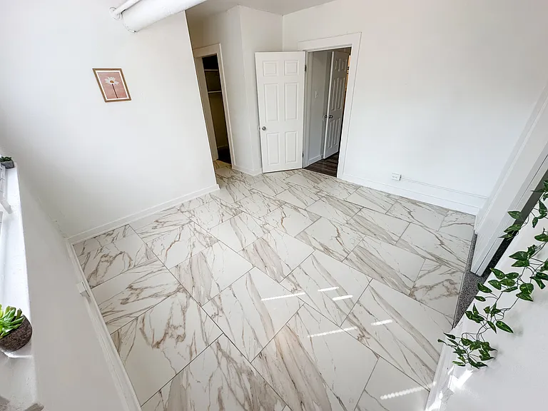 2600 Kingman Blvd #12 — Photo 5