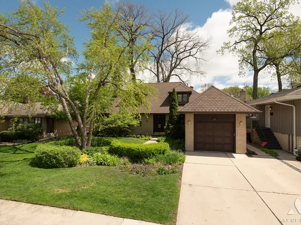829 Sylviawood Ave, Park Ridge, IL 60068