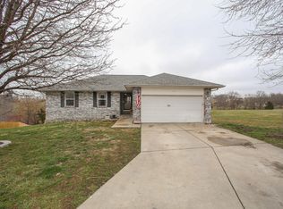 771 Rippling Creek Rd, Nixa, MO 65714
