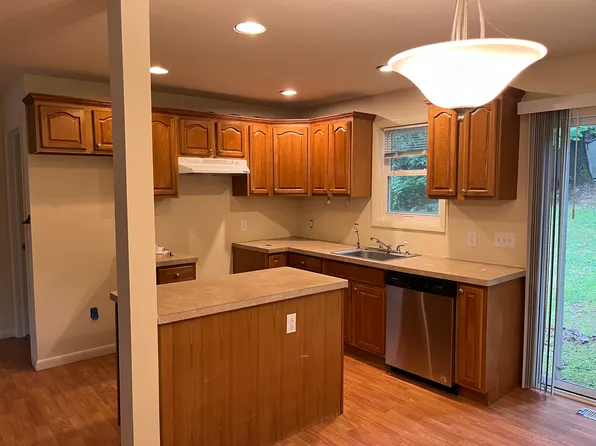 36 Jefferson Trl, Hopatcong, NJ 07843
