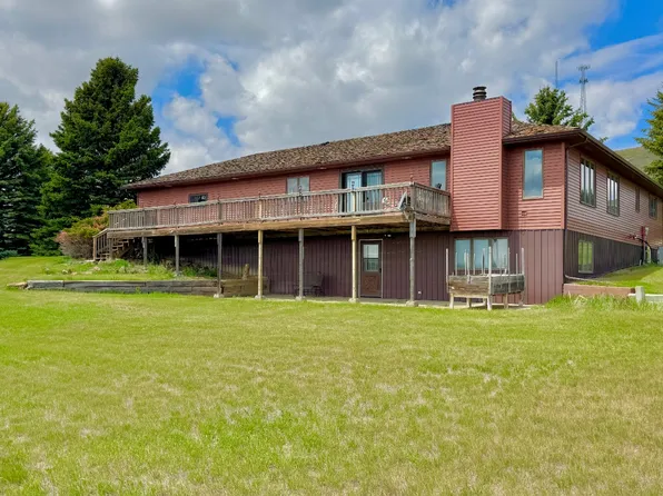 1204 3rd Ave NE, Bowman, ND 58623