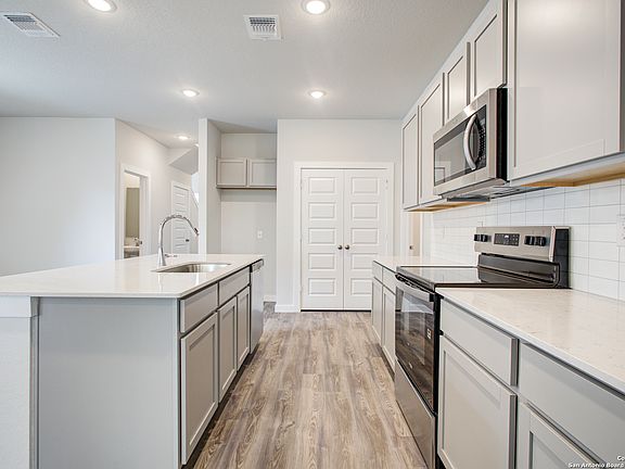 5th image of 14730 Emerio Drive