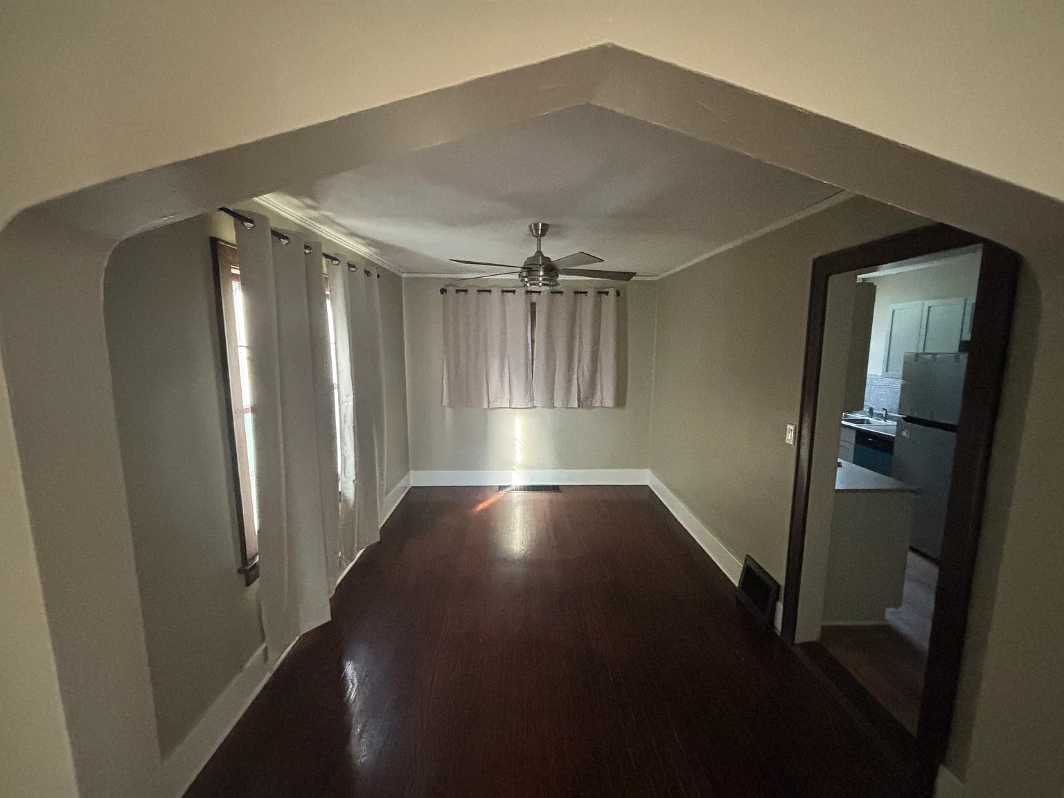 3 bed, 1367 sqft, $1,775 — Photo 3