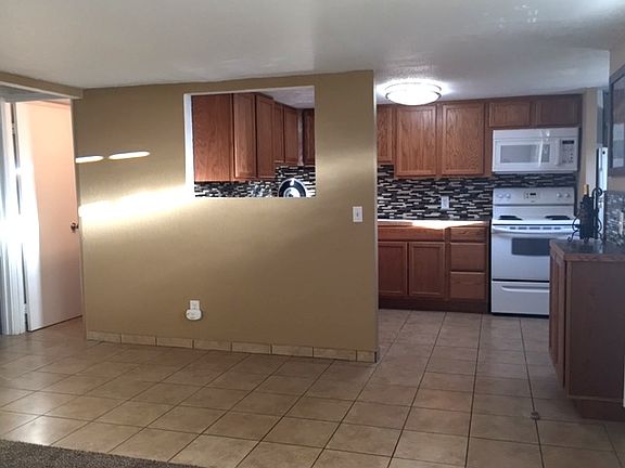 3rd image of 1106 Potter Ave