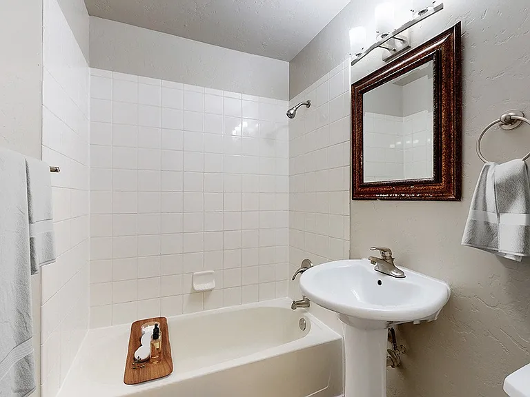 The Marlu Apartments — Photo 7