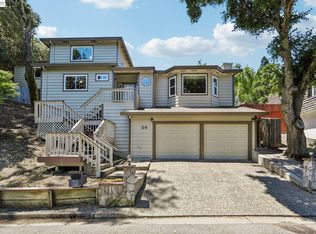 26 Oak Rd, Orinda, CA 94563