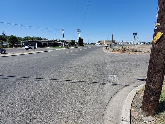 4th image of 202 Zillah Ave