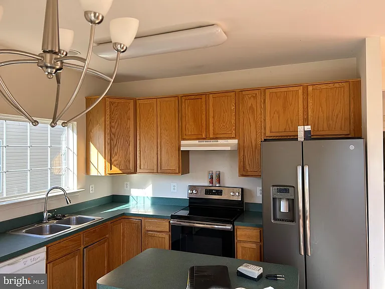 6821 Hollow Glen Ct — Photo 2