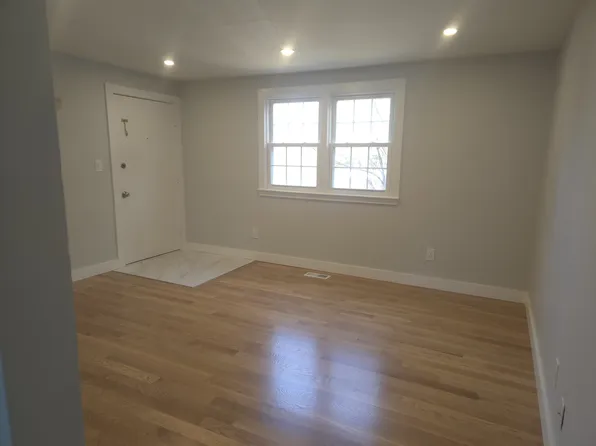 12 Granite St #3, Foxboro, MA 02035