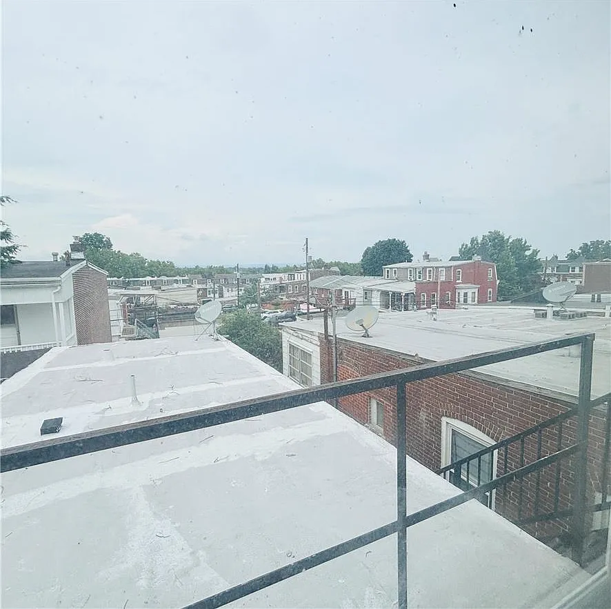 2 bed, 1.0 bath, 900 sqft, $1,395 — Photo 4