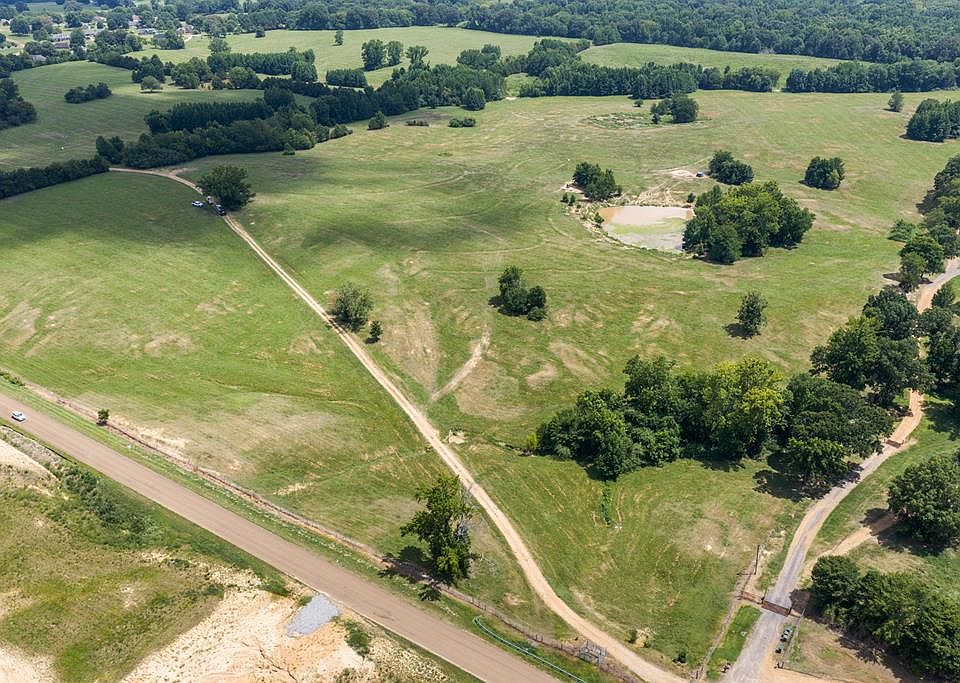 1st image of 1000 Woolfolk Rd