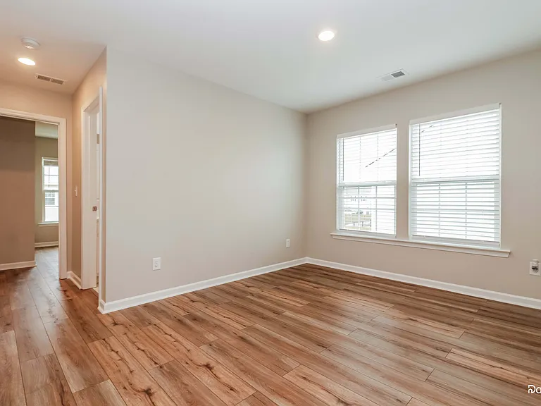 239 Wathen Dr — Photo 10
