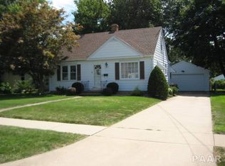 1006 E Holland St, Washington, IL 61571