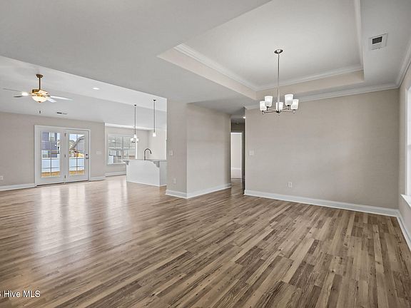 5th image of 811 Lendy Drive