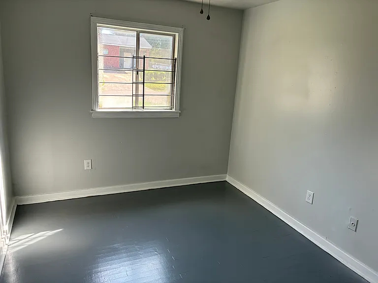 2870 Newport St — Photo 5