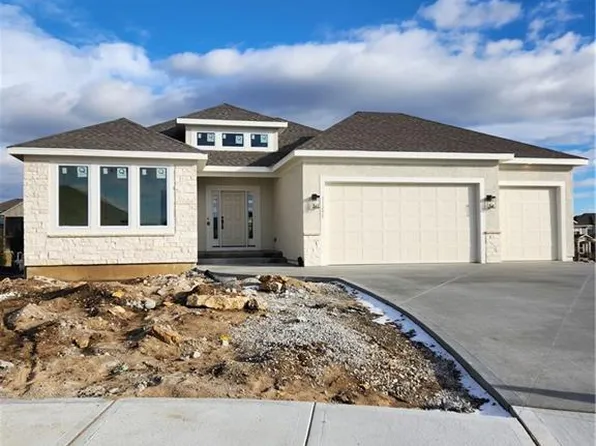 11295 S Red Bird St, Olathe, KS 66061
