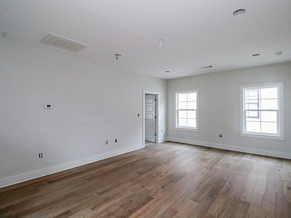 2nd image of 105 Farm View Dr #304