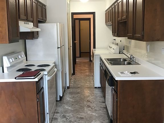 4th image of 609 Academy Ct