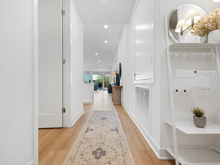 4303 Rivington — Photo 2