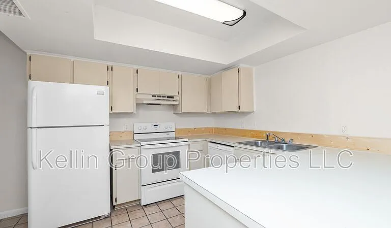 303 Regal Park Dr — Photo 10