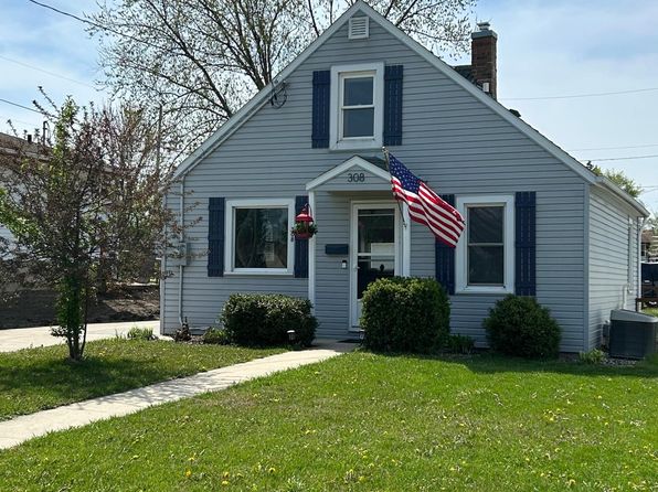 308 1st St E, Stewartville, MN 55976