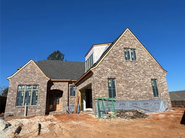 200 Bridgewater Blvd, Auburn, AL 36830