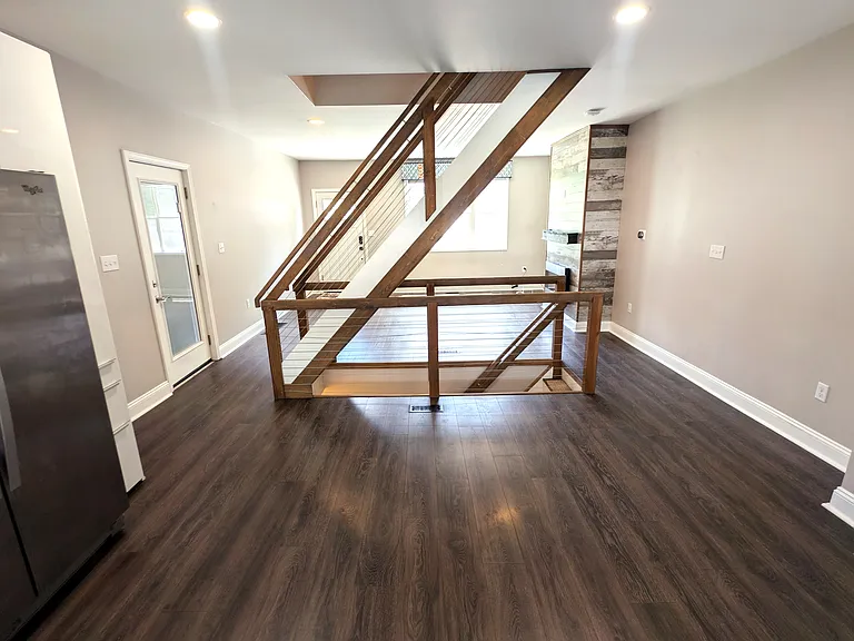 5225 Lotus Way — Photo 3