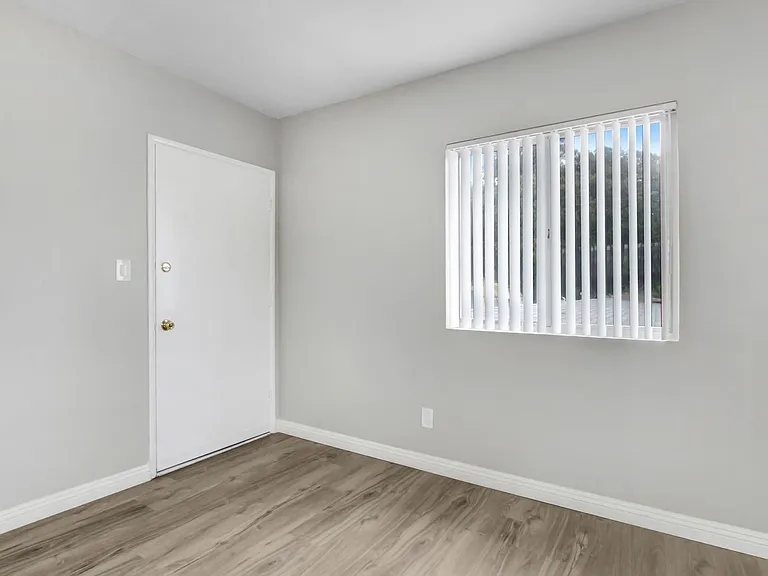 Potomac Apartments — Photo 3