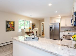 50 Dogwood Ln, Glastonbury, CT 06033