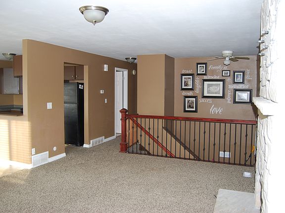 2nd image of 8645 S Royal Crest Dr