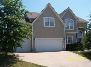 3105 S Black Forest Ave, Blue Springs, MO 64015