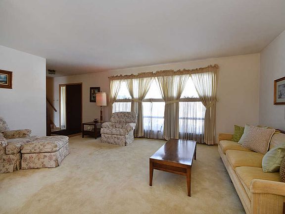 5th image of 15269 Pine Dr