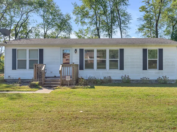 99 E Carter St, Wheatfield, IN 46392