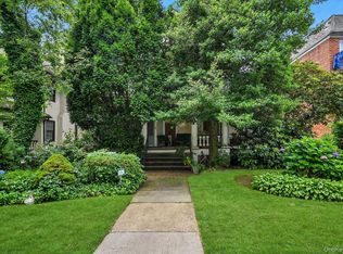 8436 Abingdon Rd, Kew Gardens, NY 11415