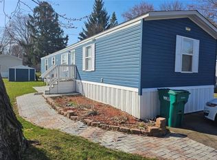 43 Tidd Ave, Farmington, NY 14425