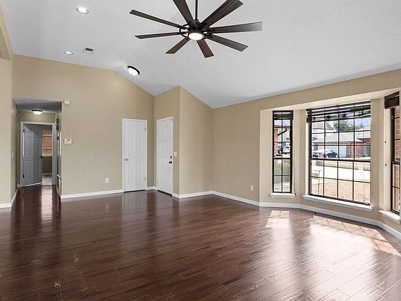 5th image of 11711 Lorene Ave