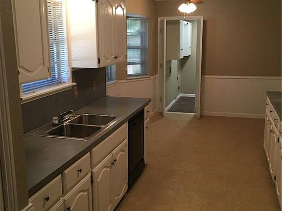 3rd image of 1815 Shady Glen Ln