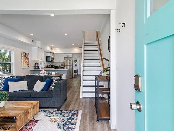 3rd image of 712 Magellan Ave