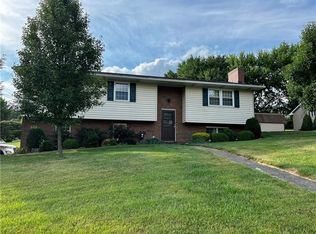 301 Laurentz Ln, Greensburg, PA 15601