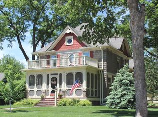 608 4th Ave NW, Waverly, IA 50677