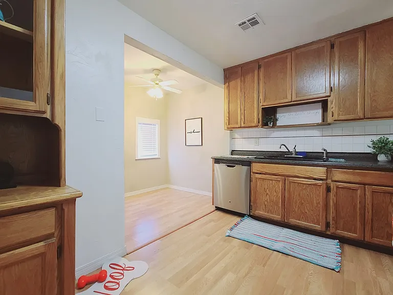 3512 N Holman Ct — Photo 32