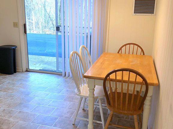 4th image of 3812 Memorial Blvd APT 2