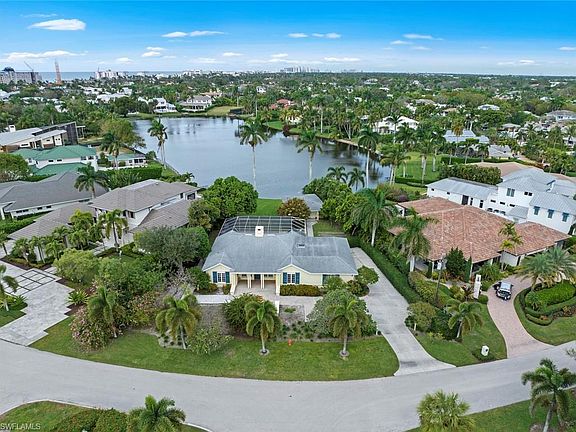 4th image of 411 Palm CIR E