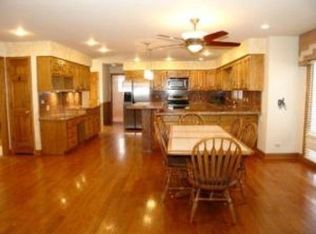 301 N Catalpa St, Addison, IL 60101