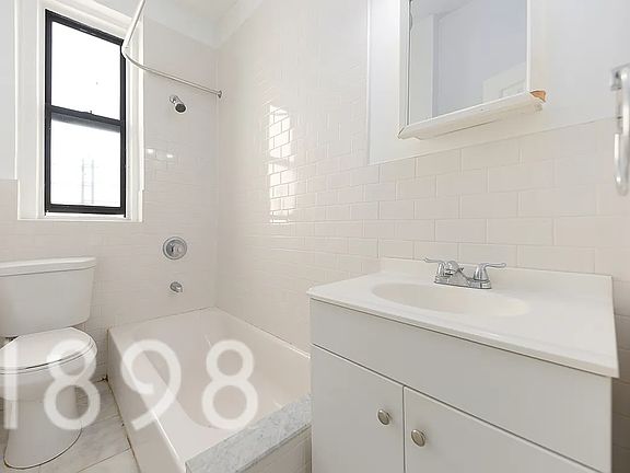 4th image of 910 Sheridan Ave APT 5J