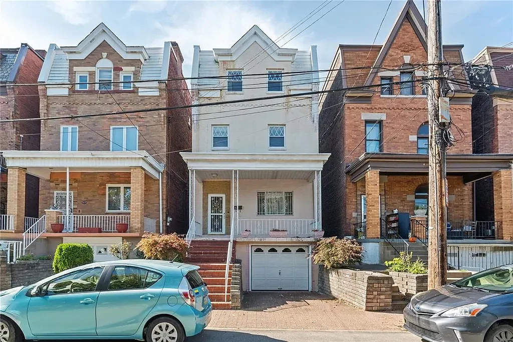3 bed, $2,550 — Photo 1
