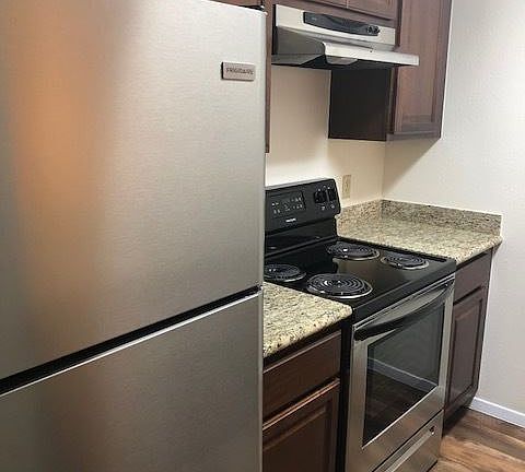 3rd image of 7018 N Holiday Dr