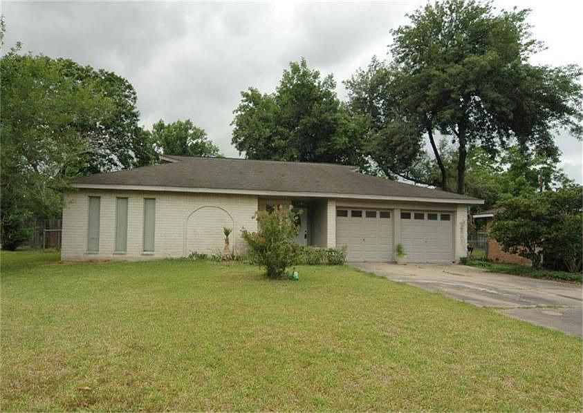 1st image of 510 Portage Ln