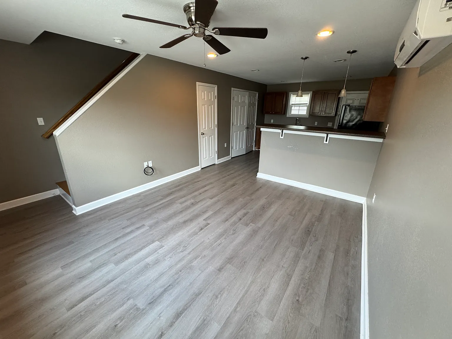2 bed, 1.5 bath, $1,150 — Photo 2