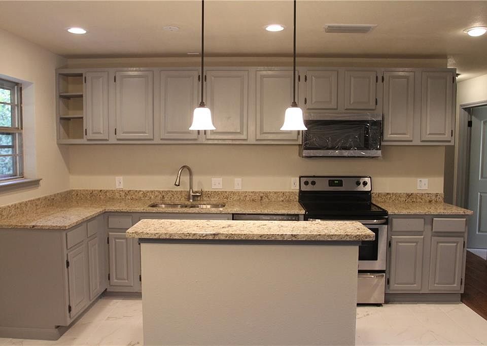 1st image of 554 W Ferndale Ln